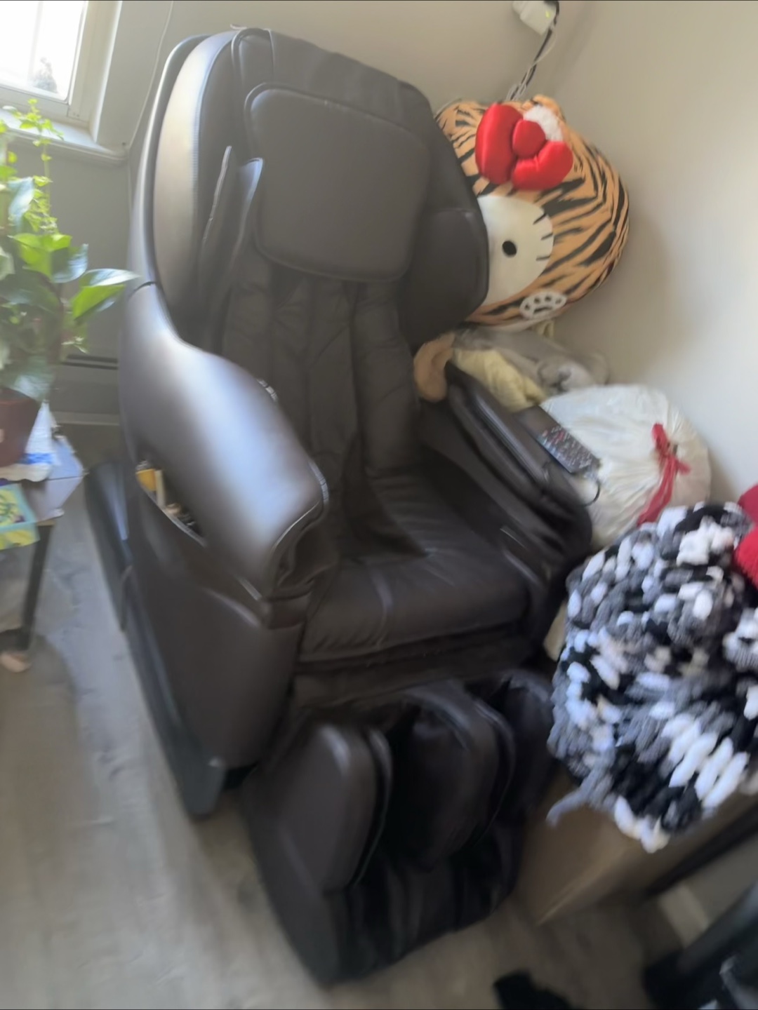 Osaki TITAN Pro 8500 Full Body Massage Chair – Local Pickup