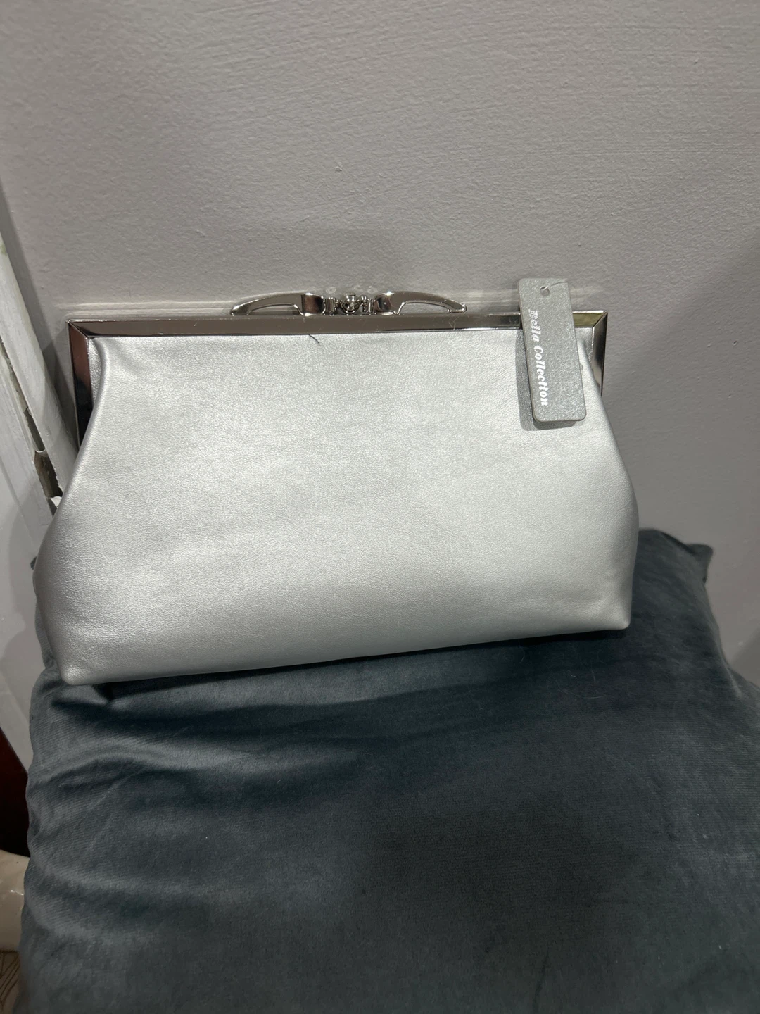Silver clutch with chain strap - photo 4