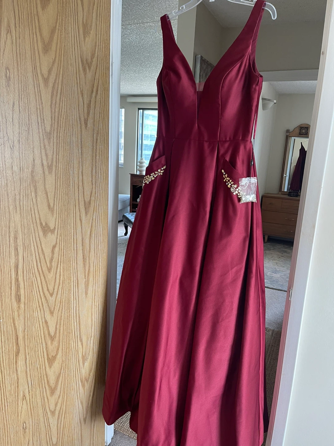 Designer Clarisse Red Gown Size 10 - photo 3