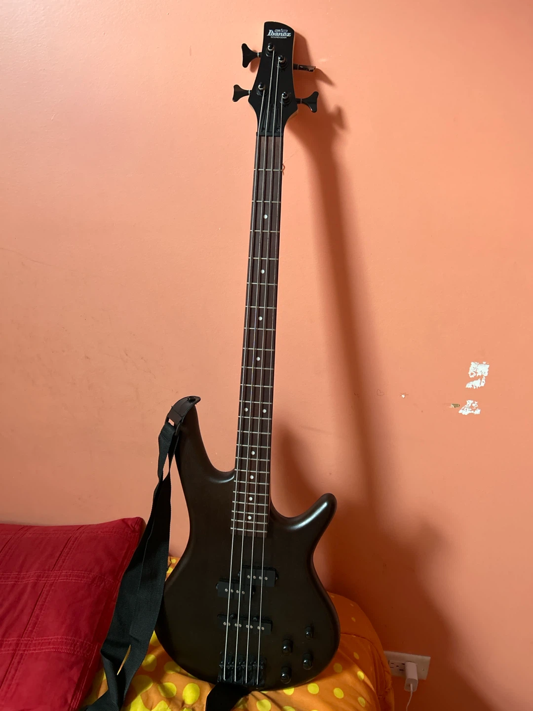 ibanez miKro bass guitar with a free road runner series bag