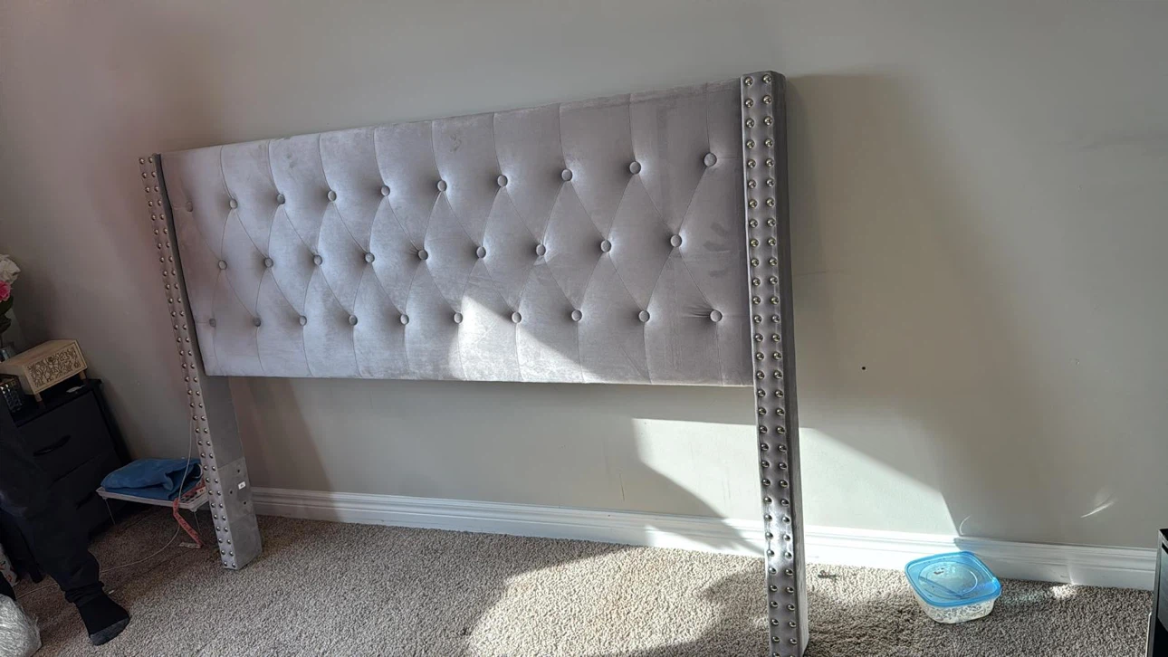 Grey Tufted bed frame - photo 2