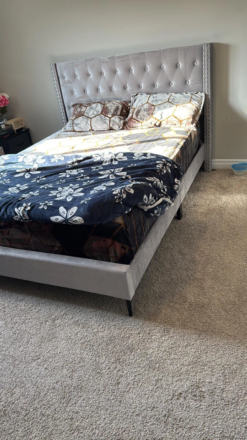 Grey Tufted bed frame - photo 3