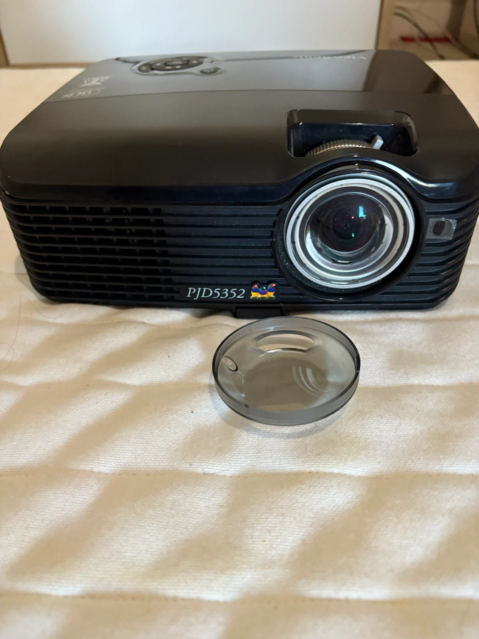 ViewSonic PJD5352 DLP Projector - photo 2