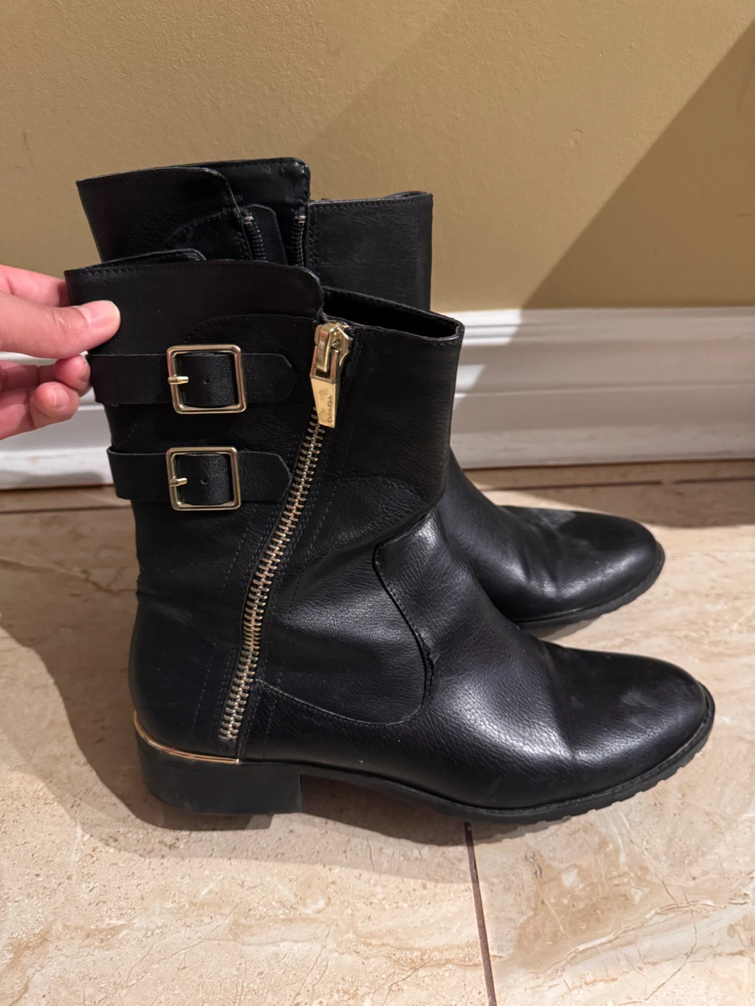Women’s shoes in size 8: selling 13 pairs for $65
