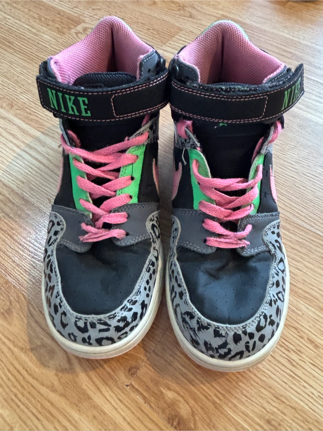 Nike Air sneakers (6Y)