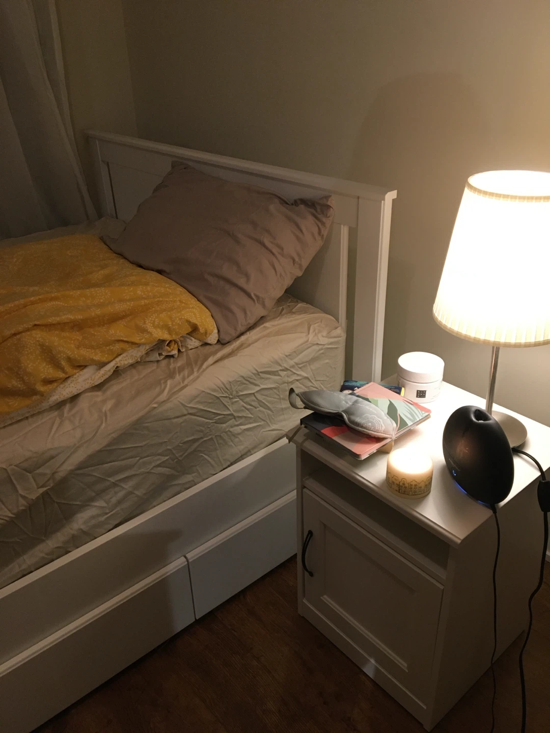 White bed with mattress - photo 4