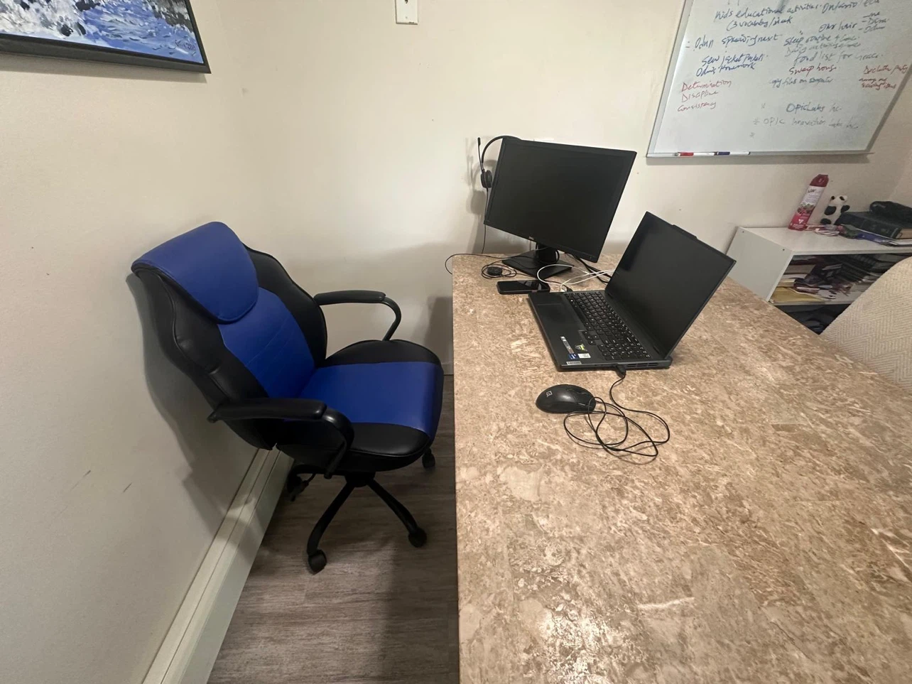 Three seater chair and table for sale - photo 4