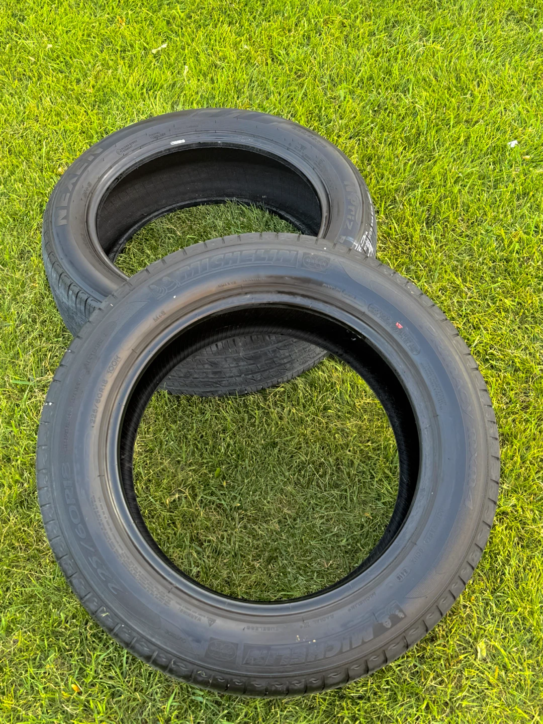 225/60/18 All season tires 2pcs
