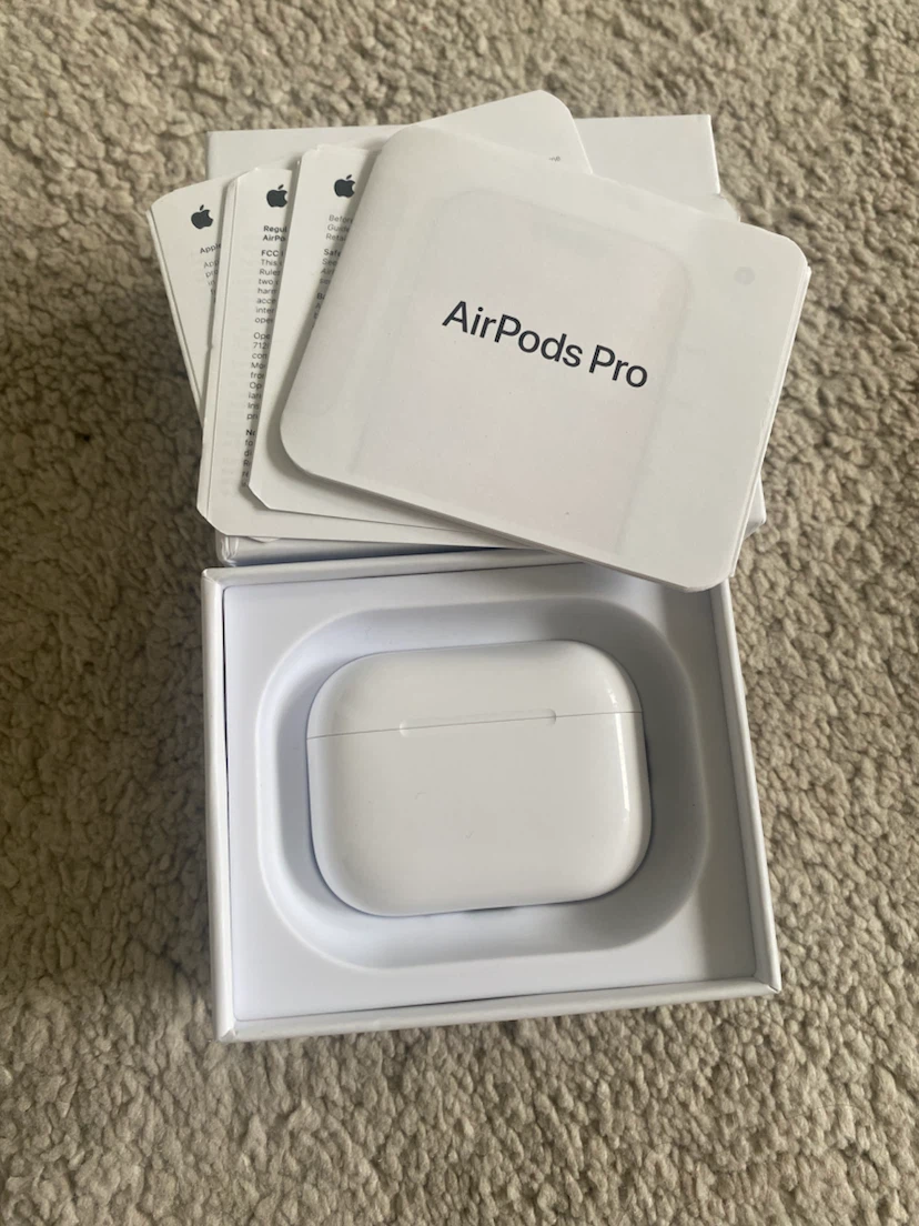 Apple AirPods Pro Wireless Earbuds - photo 3