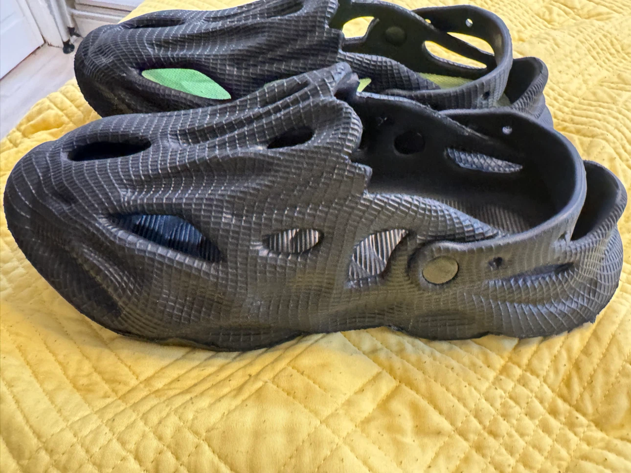 Black Croc-style Clogs - photo 2