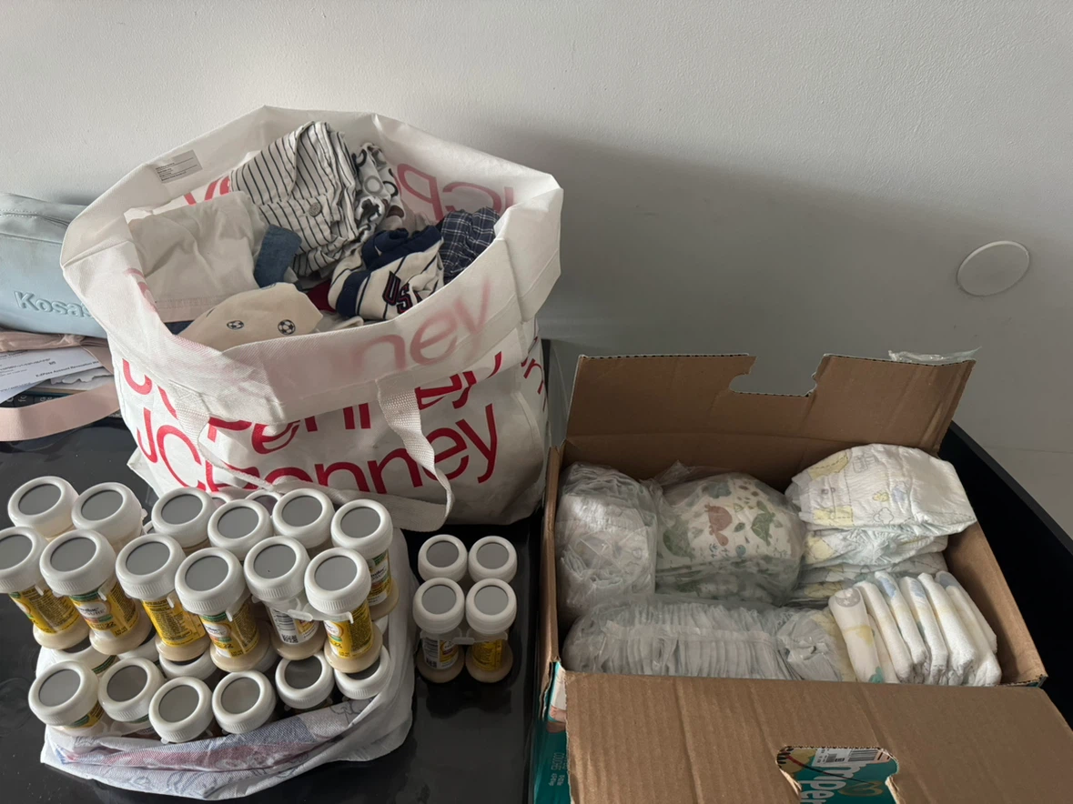 Similac NeoSure infant formula bundle with diapers - photo 2