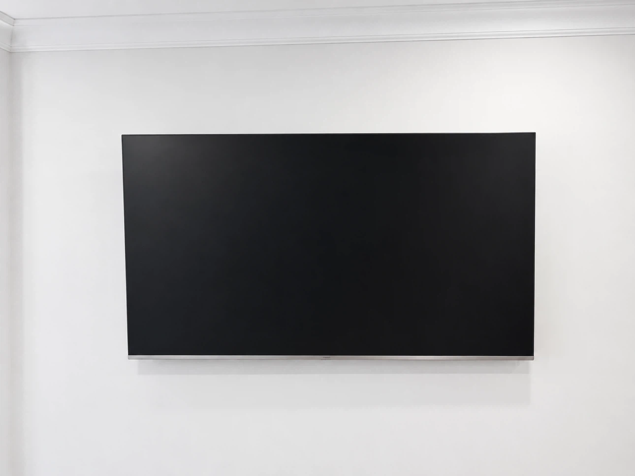 Samsung 82” 4K UHD Smart TV – NU8000 Series