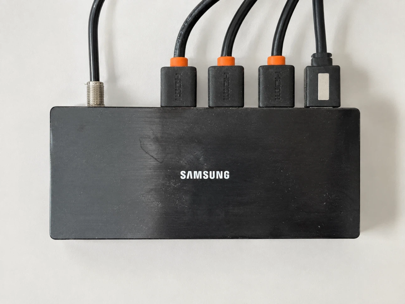 Samsung 82” 4K UHD Smart TV – NU8000 Series - photo 3