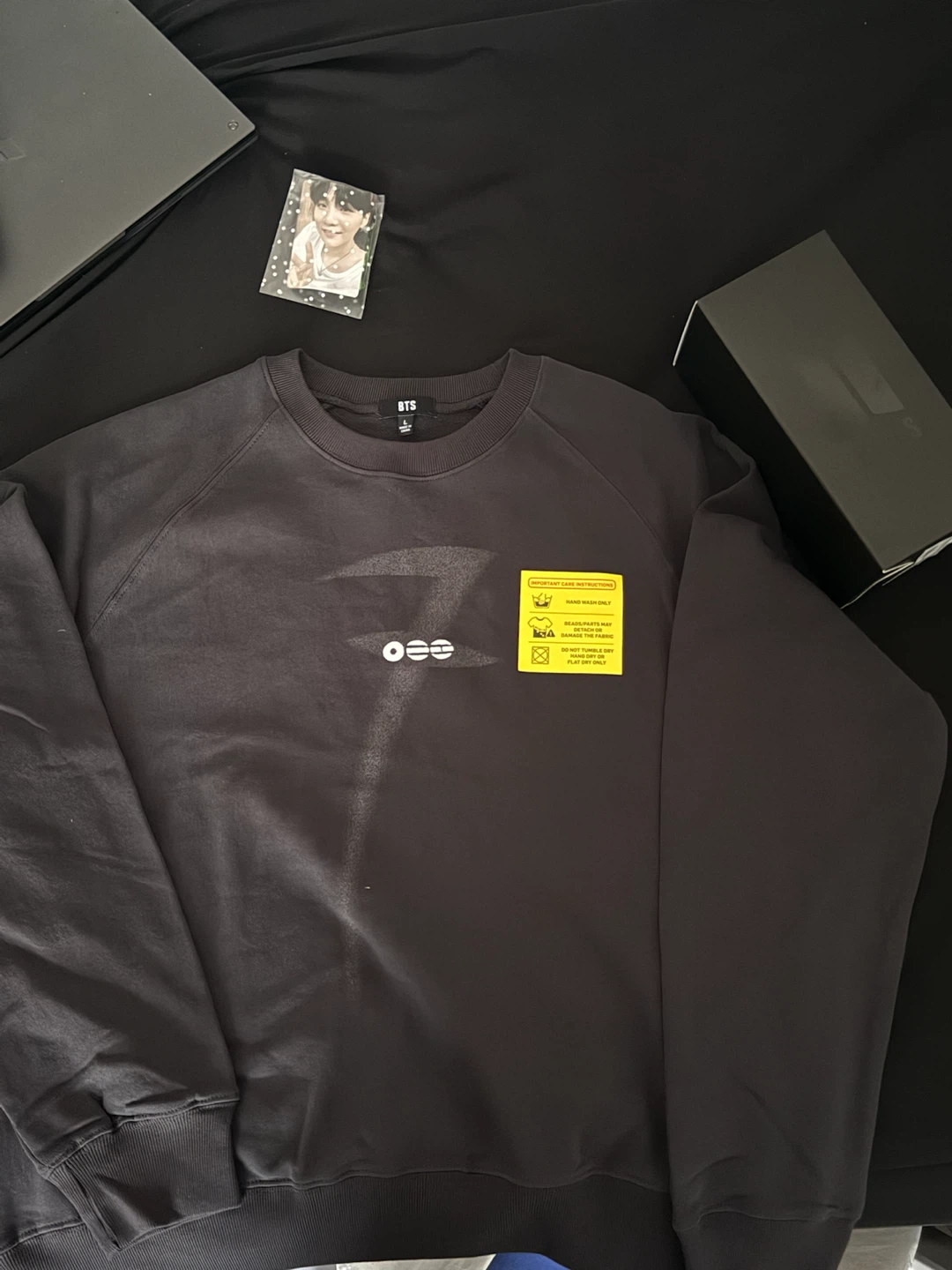 BTS Constellation-7 Sweatshirt- Arirang World Tour- Size L - photo 2