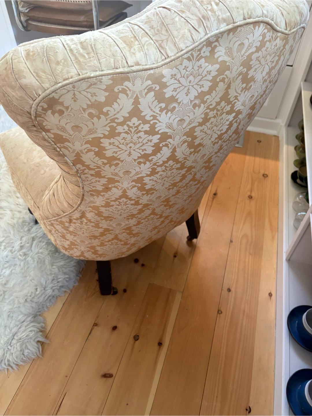 Vintage Tufted Accent Chair - photo 3