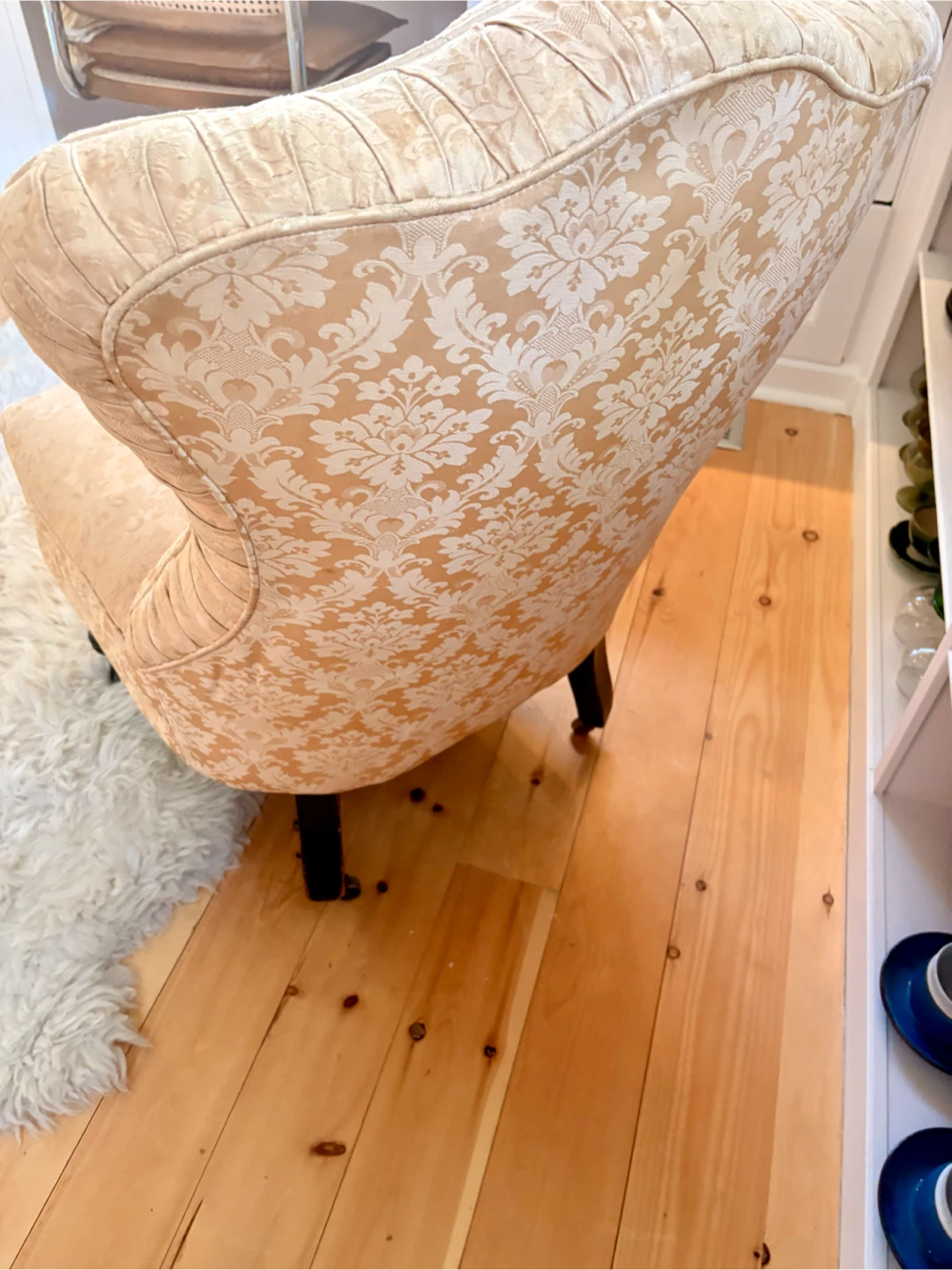 Vintage Tufted Accent Chair - photo 4