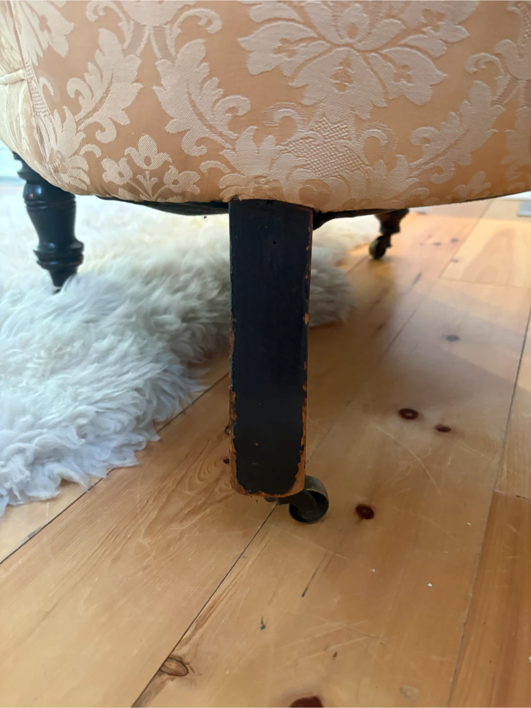 Vintage Tufted Accent Chair - photo 5