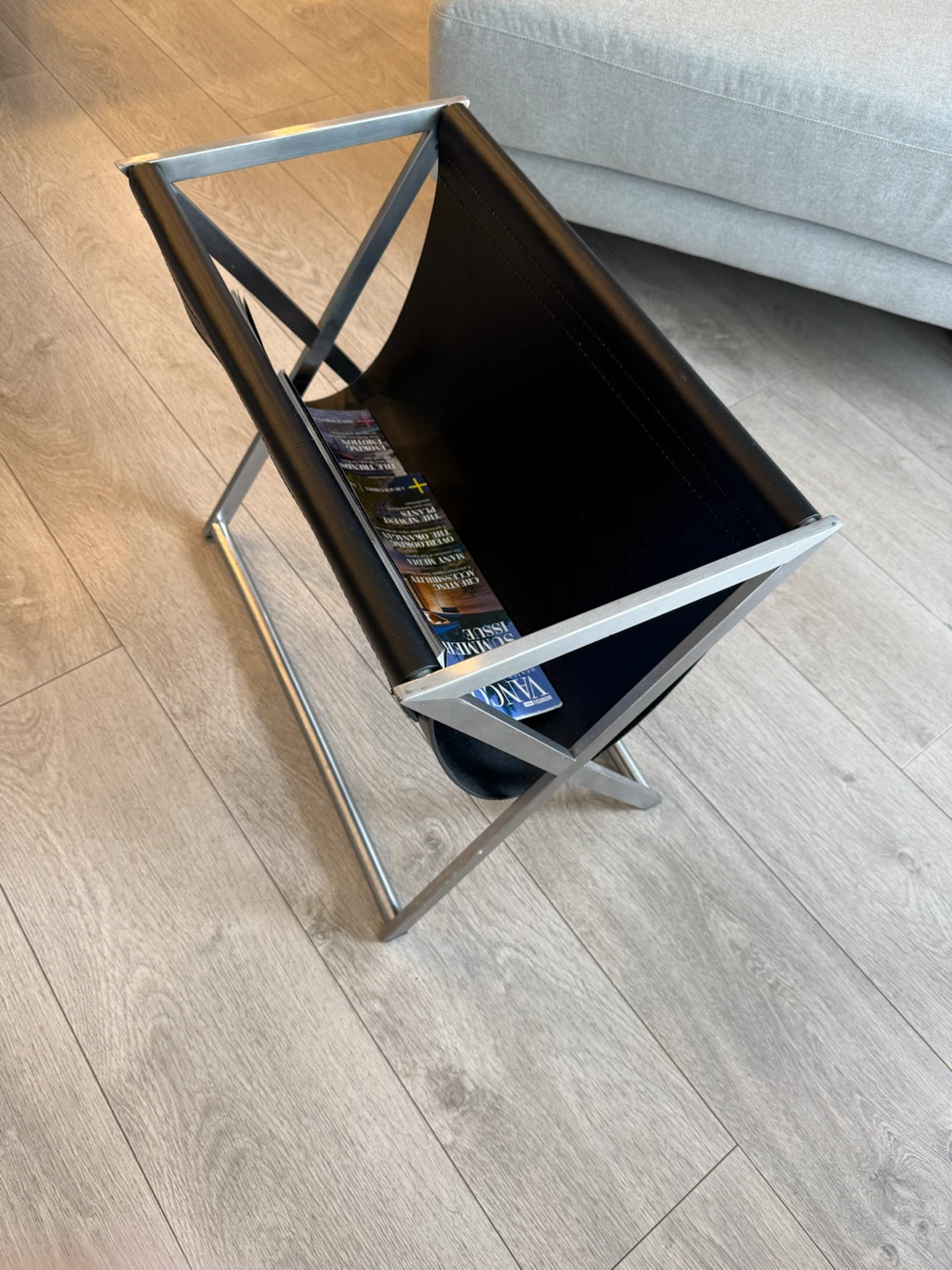 18 karat - real Black leather and metal magazine rack - photo 3