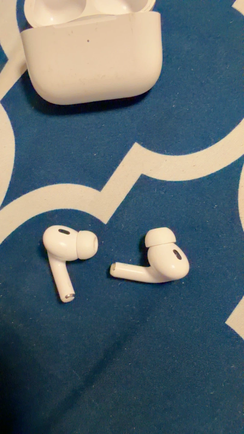 Apple AirPods Pro 2nd Gen with USB-C Charging Case - photo 4