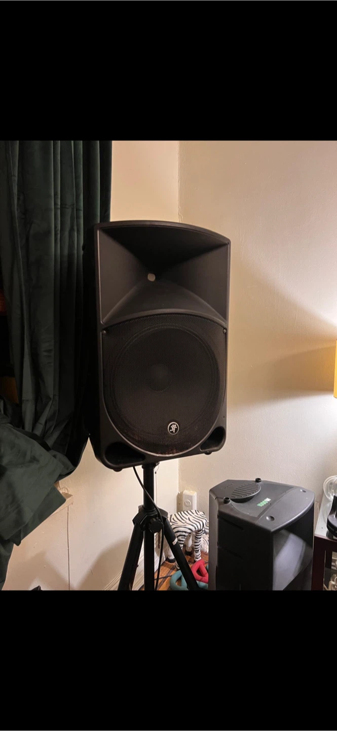 Mackie Thump15 1000W 15 inch Powered Loudspeaker