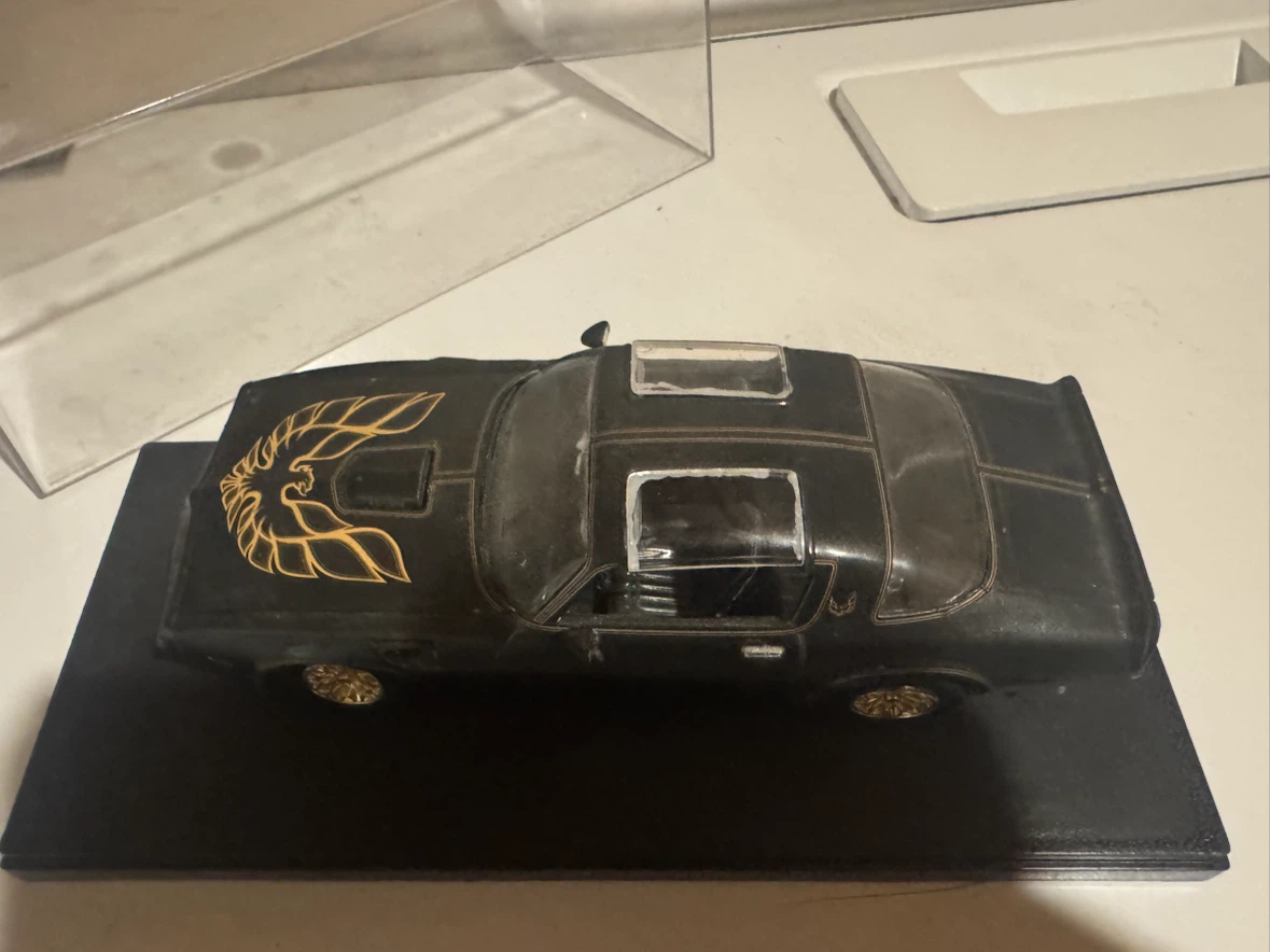 Smokey and the Bandit Trans Am with showcase - photo 3