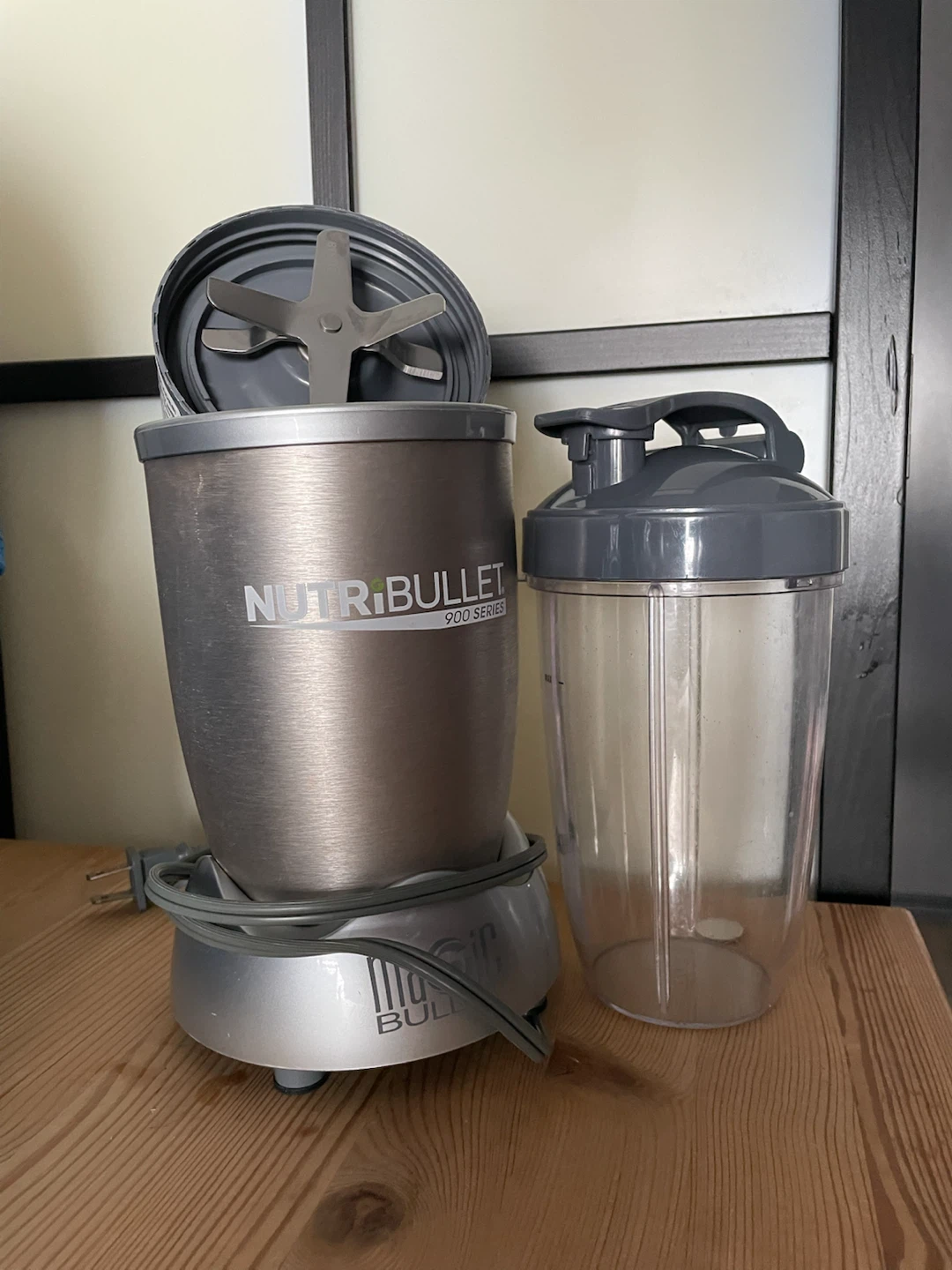 NutriBullet 900 Series Blender