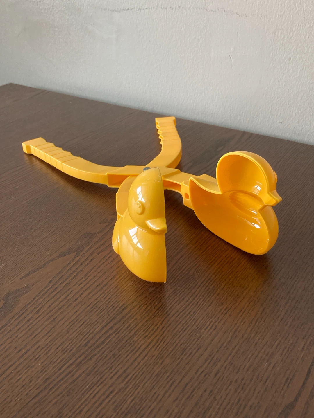 Yellow Duck Snowball Maker Toy - photo 2