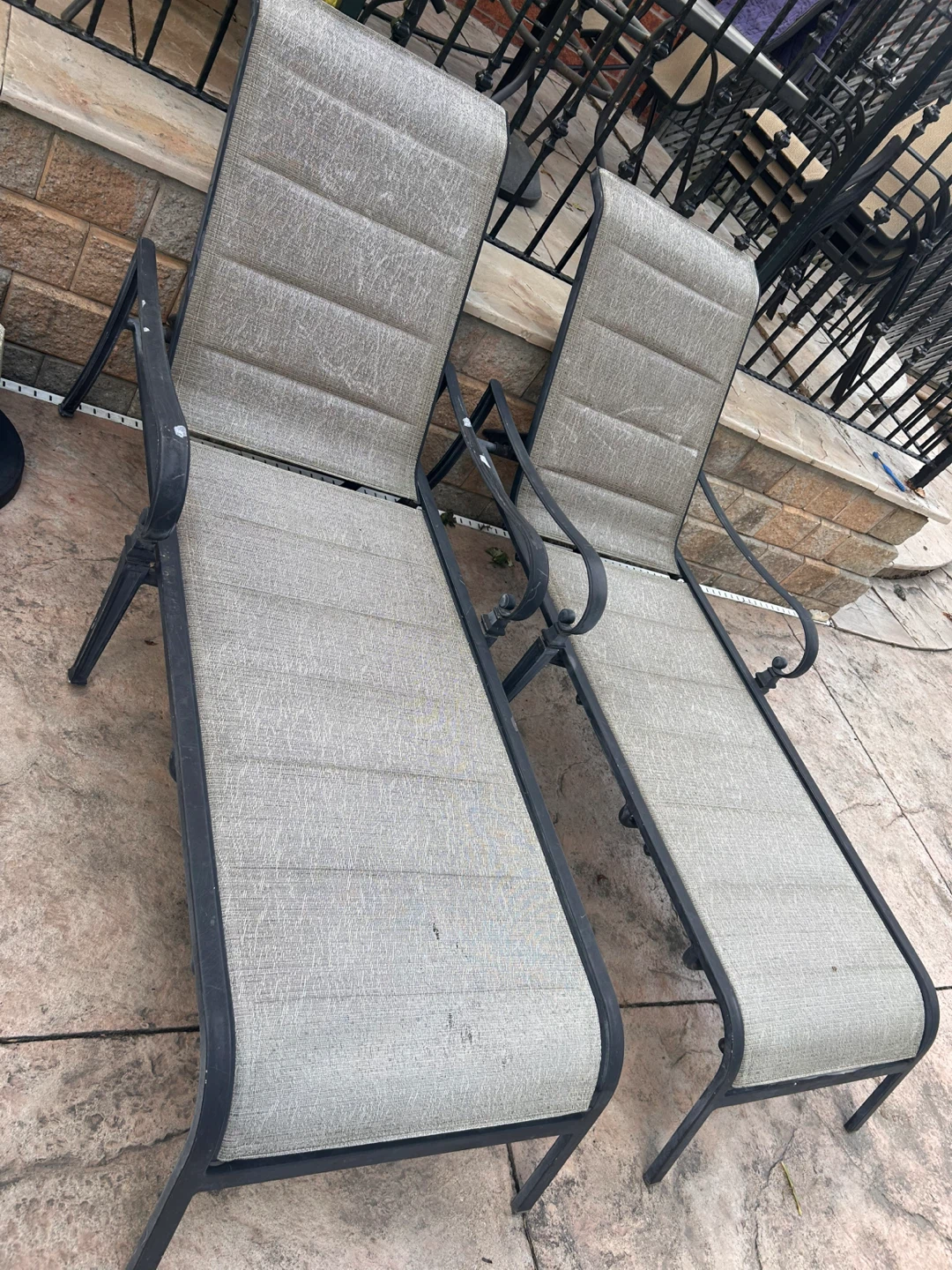 Set of 2 Grey Patio Chaise Lounge Chairs