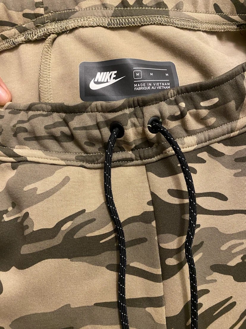 Nike Men’s Camo Shorts – Size M - photo 5