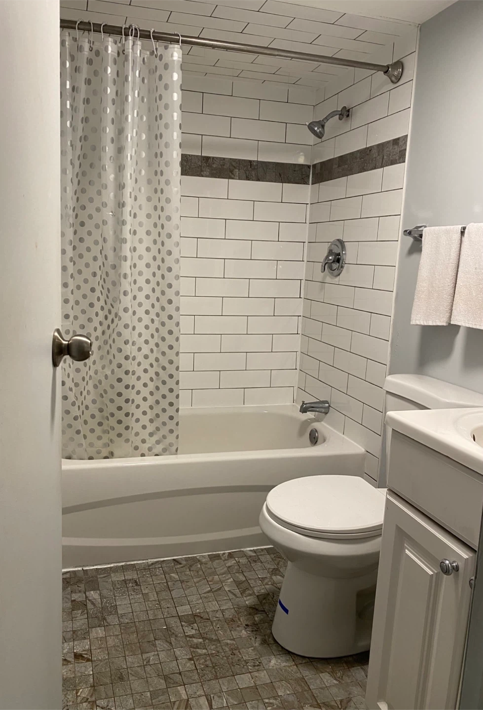 APARTMENT FOR RENT - photo 2