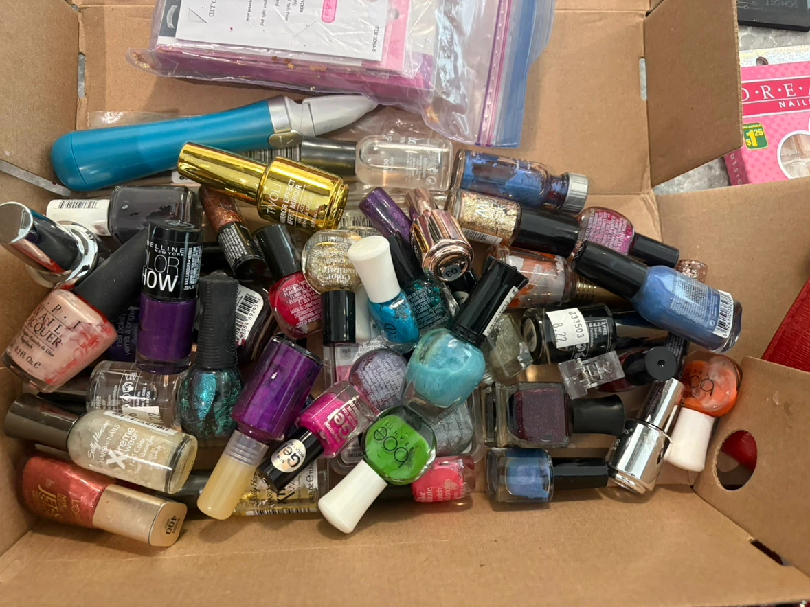 Nail Art Supplies Lot with UV Lamp - photo 2