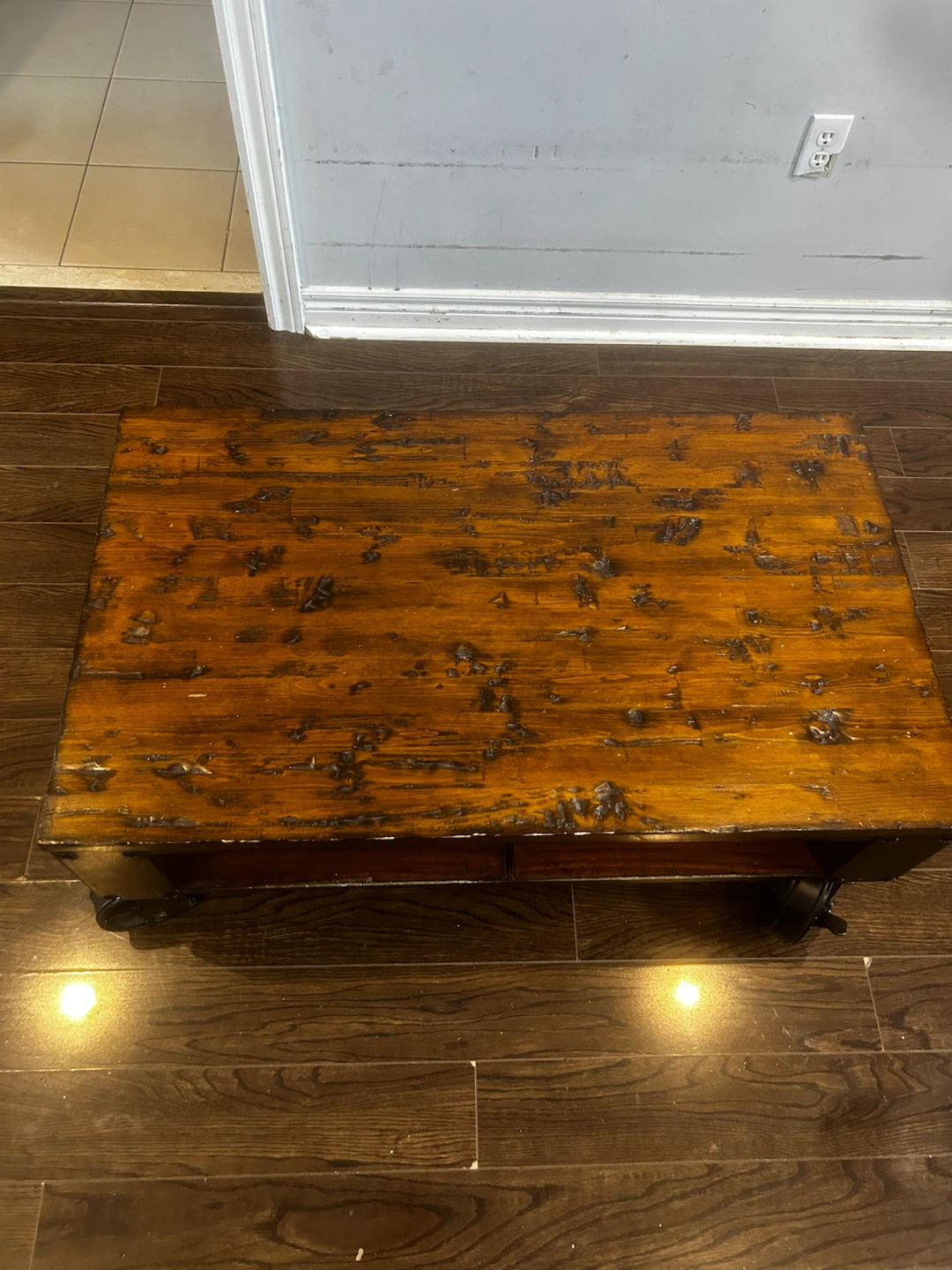 Leon’s furniture Wood Coffee Table with Wheels - photo 3