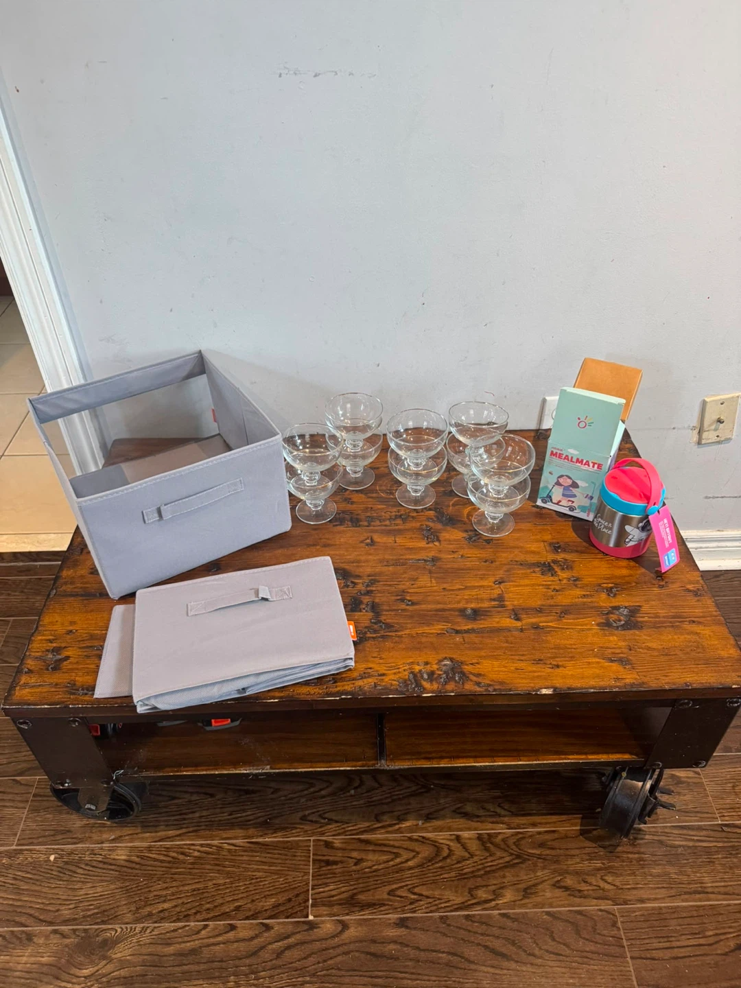 Ice cream cup,bins,cup