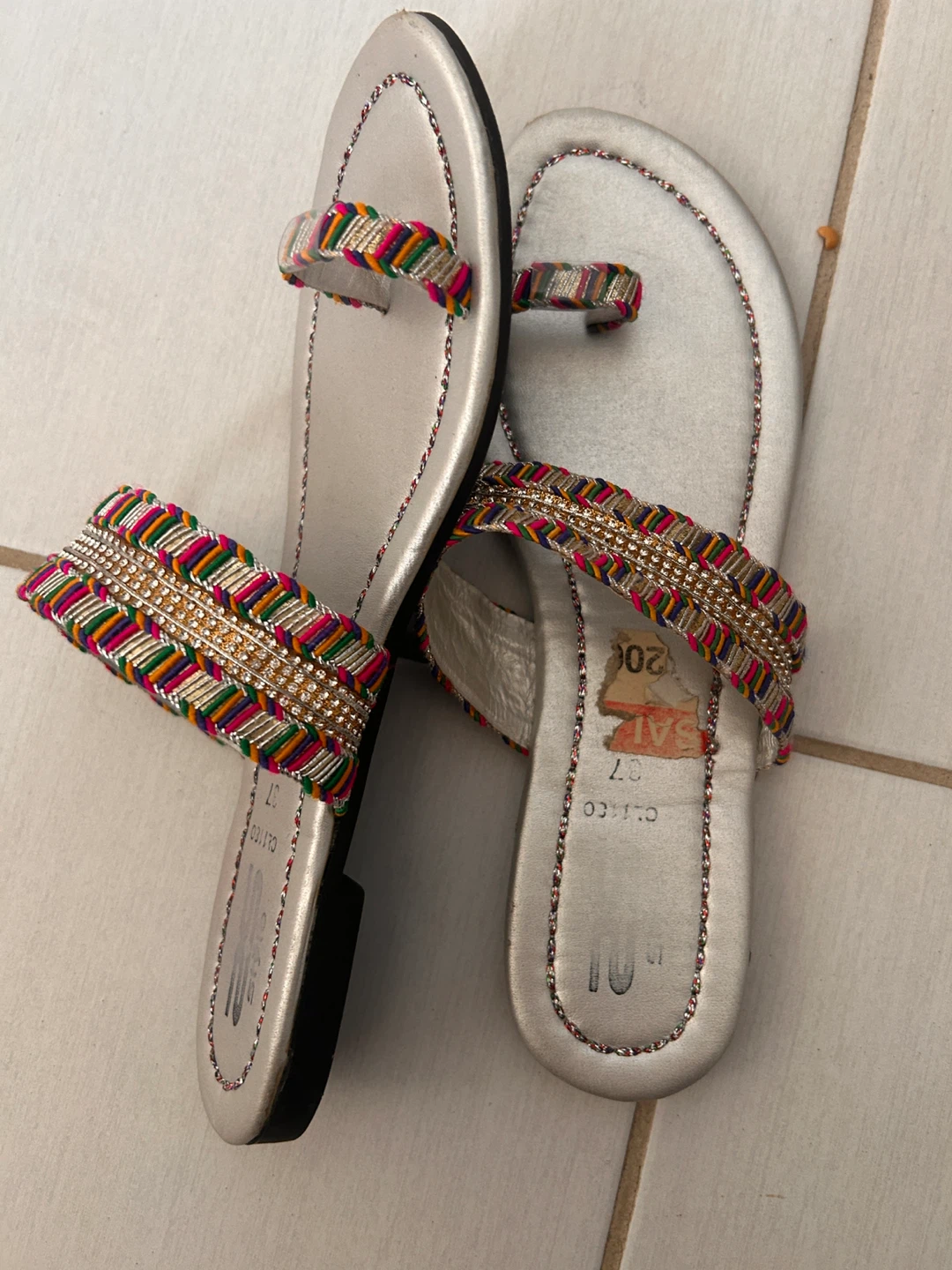 Women's Embellished Flat Sandals Size 37 - photo 3