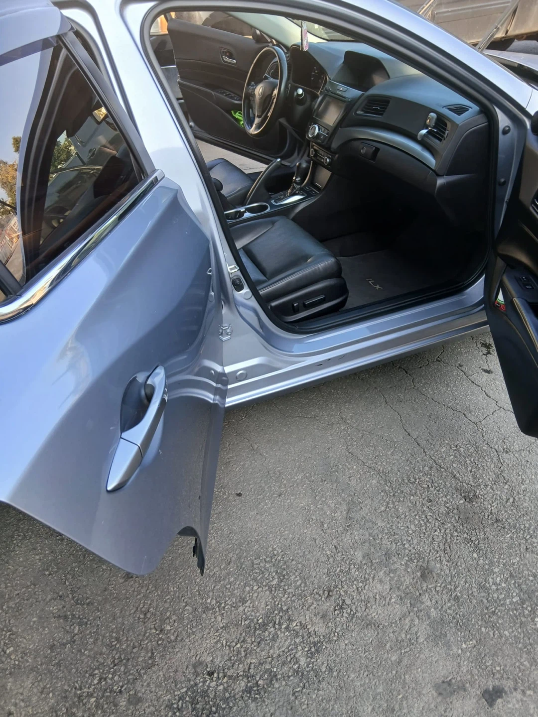Silver Sedan - photo 3