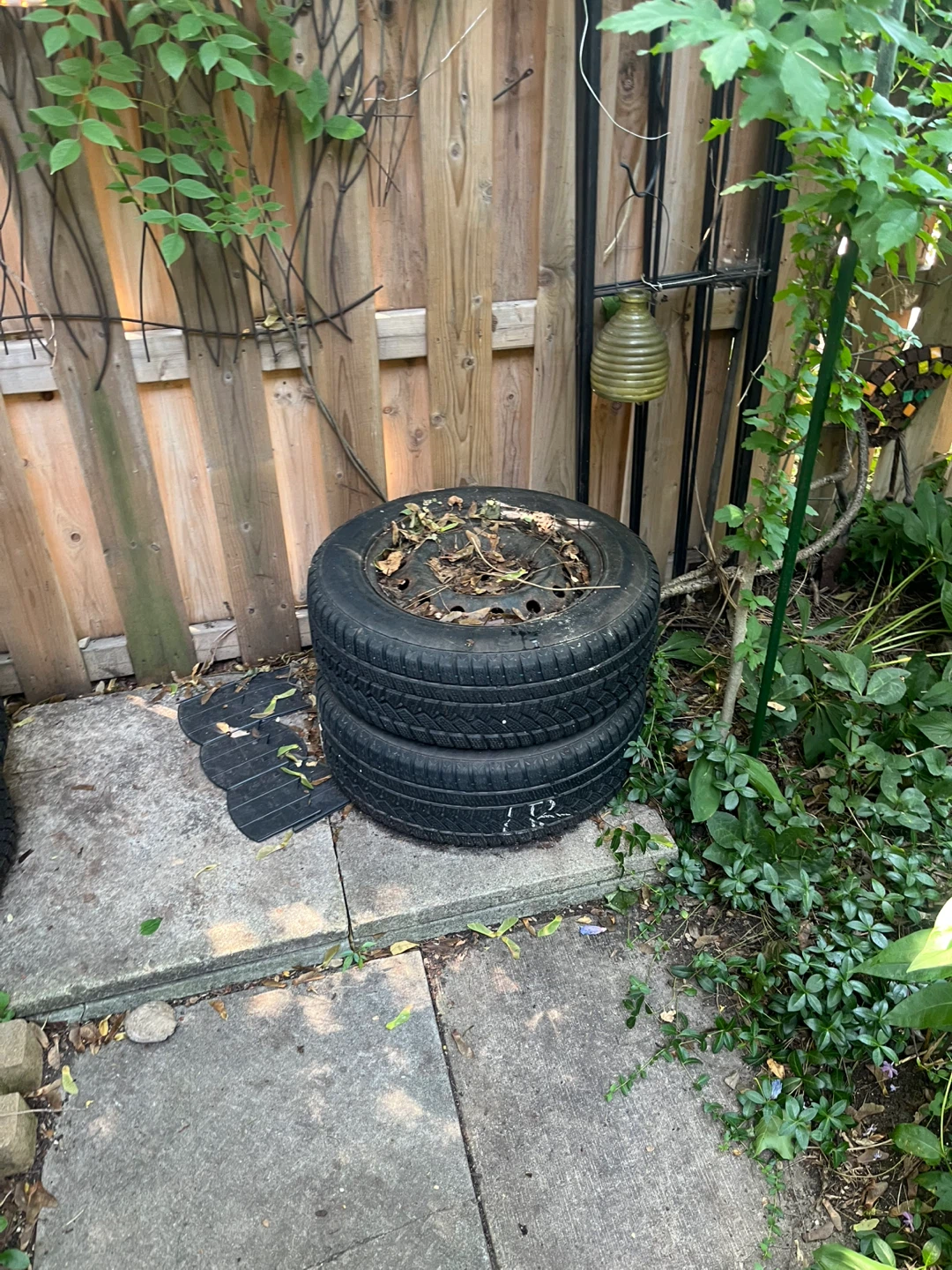 Set of four tires on steel rims - photo 2
