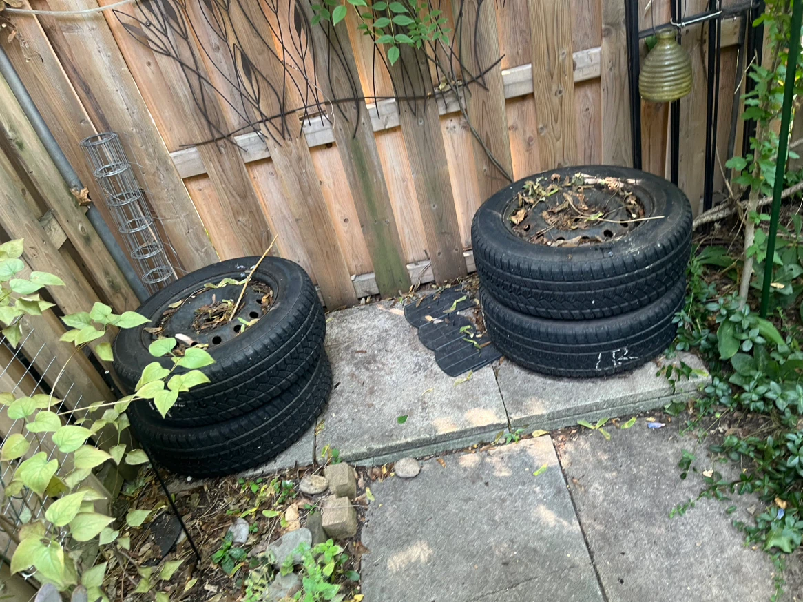 Set of four tires on steel rims - photo 3