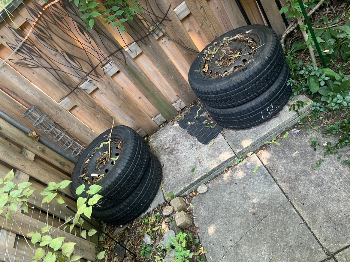 Set of four tires on steel rims - photo 4
