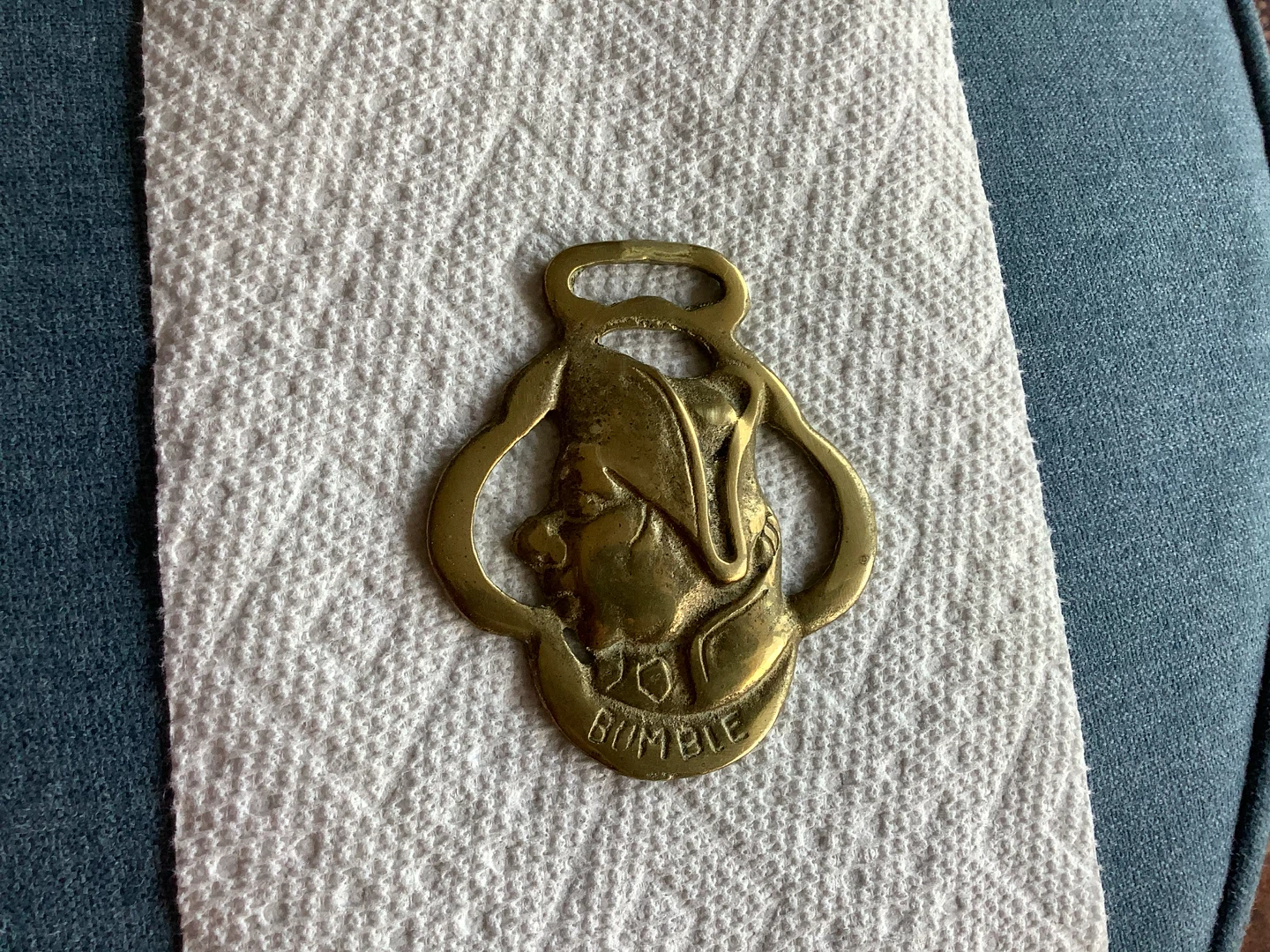 #8 Vtg Horse Brass Medallion- Mr. Bumble 🐞 - photo 2