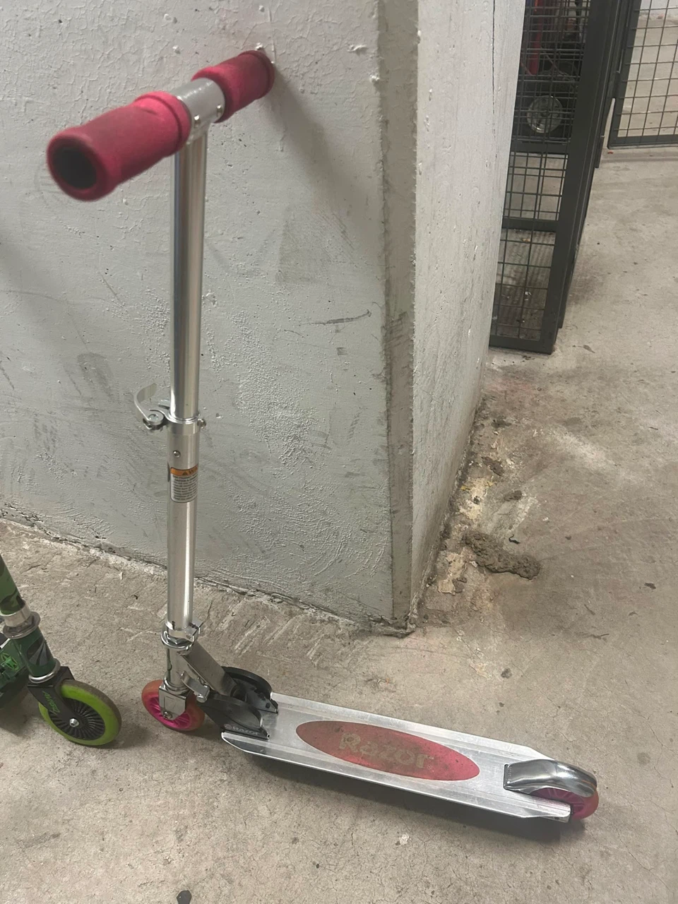 Two Scooters: Razor and Camo - photo 2