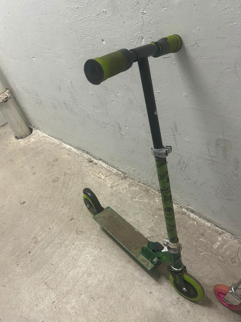 Two Scooters: Razor and Camo - photo 3