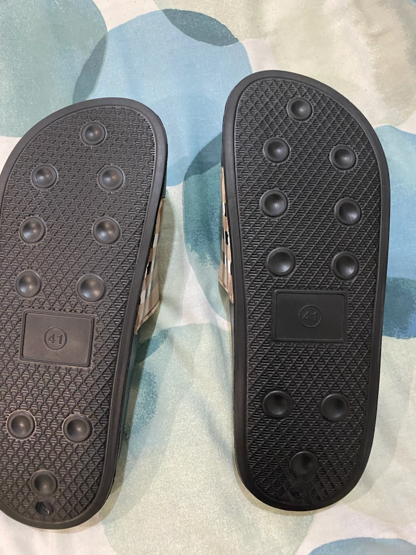 Burberry Slides - Size 41 - photo 2