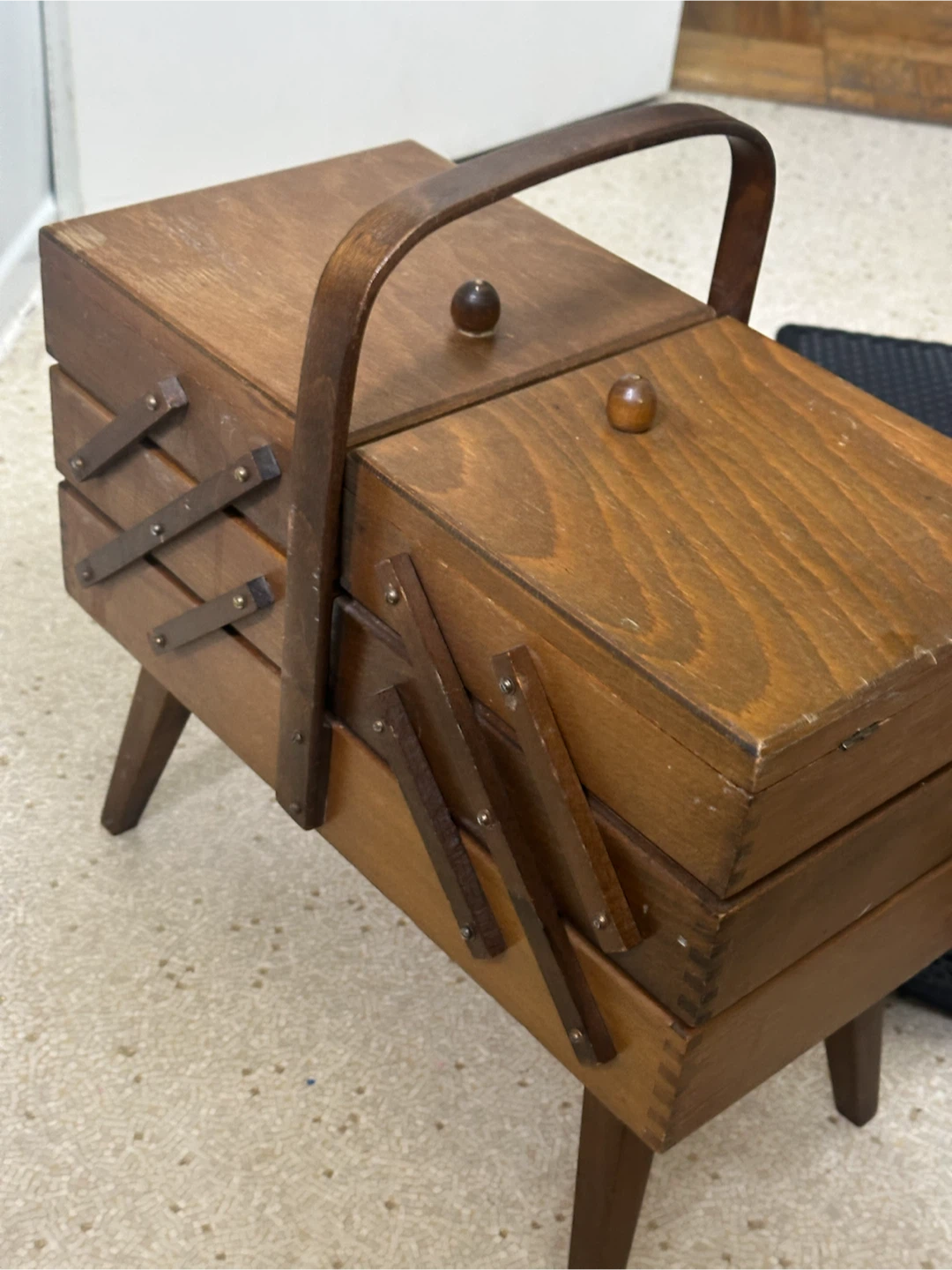 Vintage accordion sewing box - photo 4