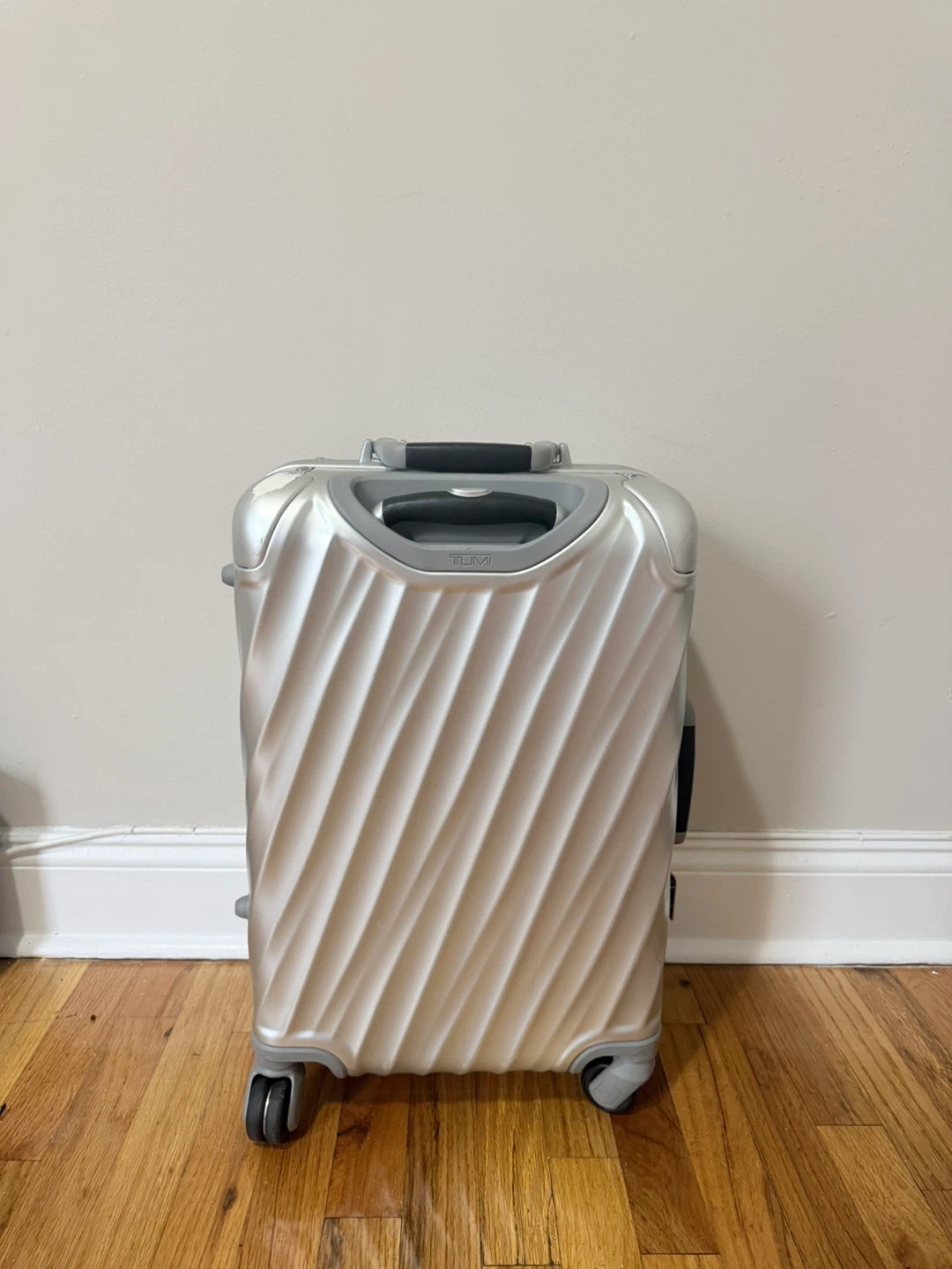 TUMI CARRY ON 50% Markdown