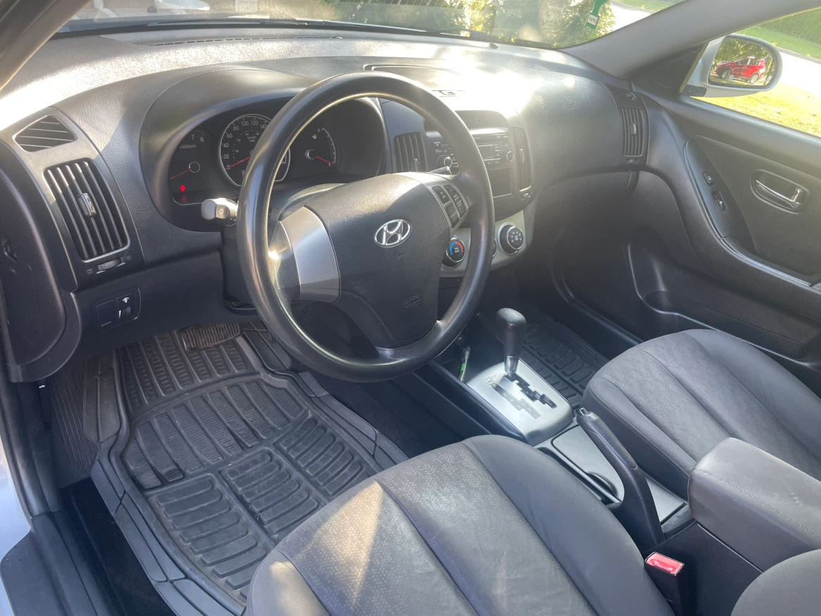 2010 Hyundai Elantra | Silver | 202,550km - photo 4