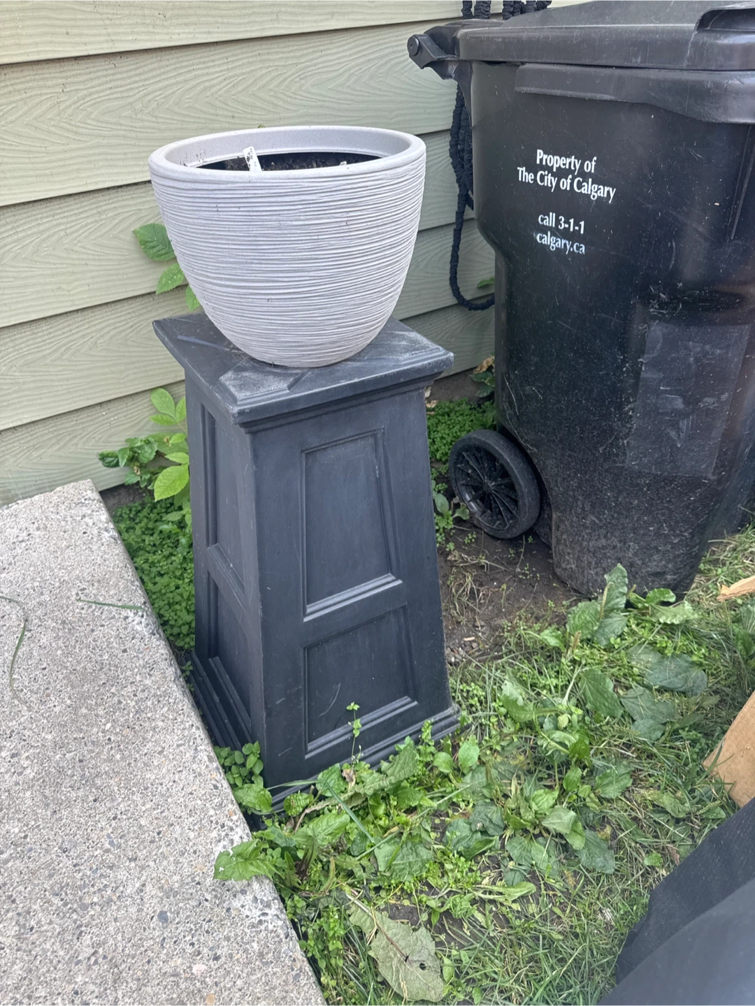 Grey Decorative Planter with Pedestal