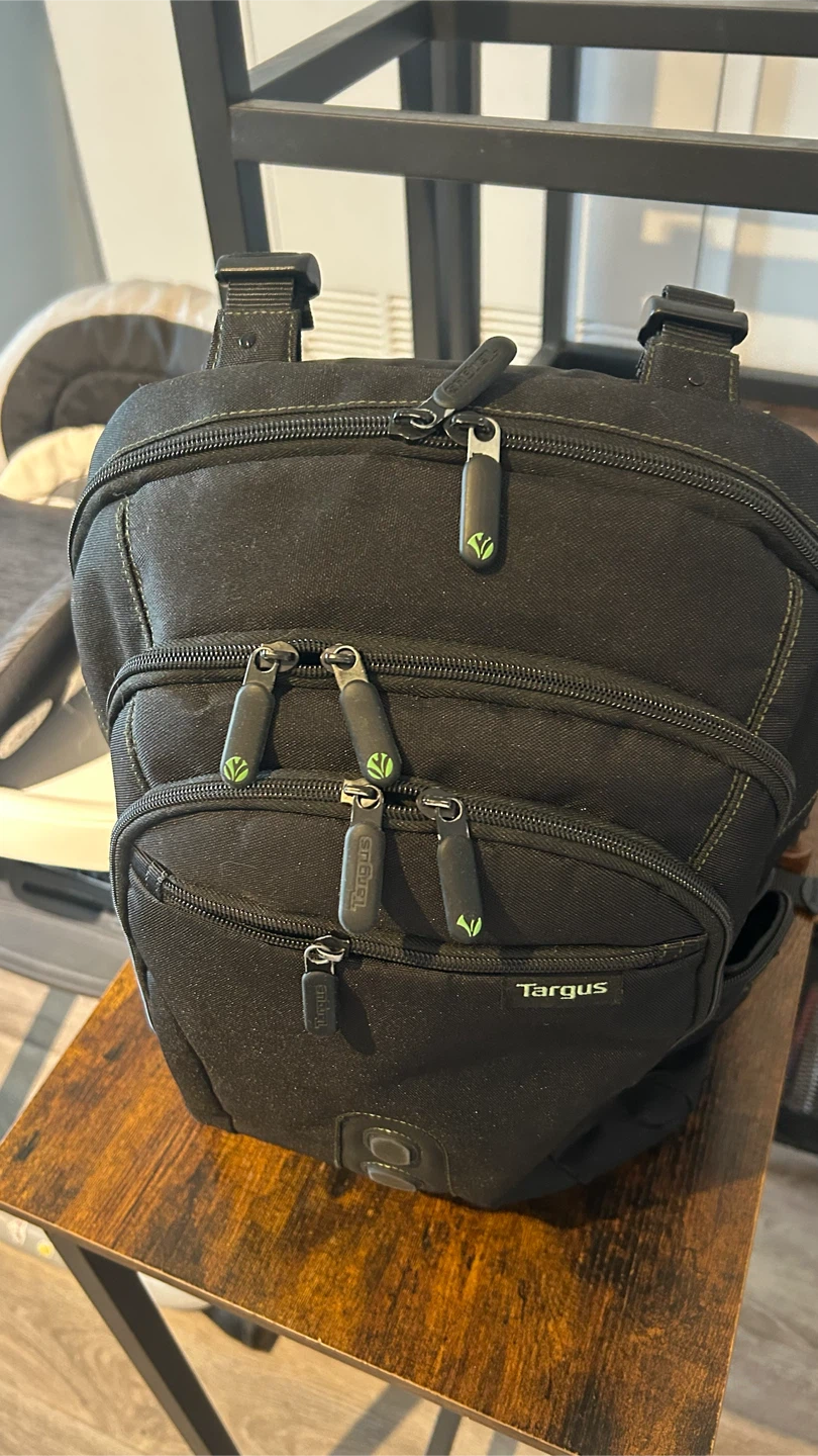 Targus 17 inch Black Laptop Backpack - MUST GO