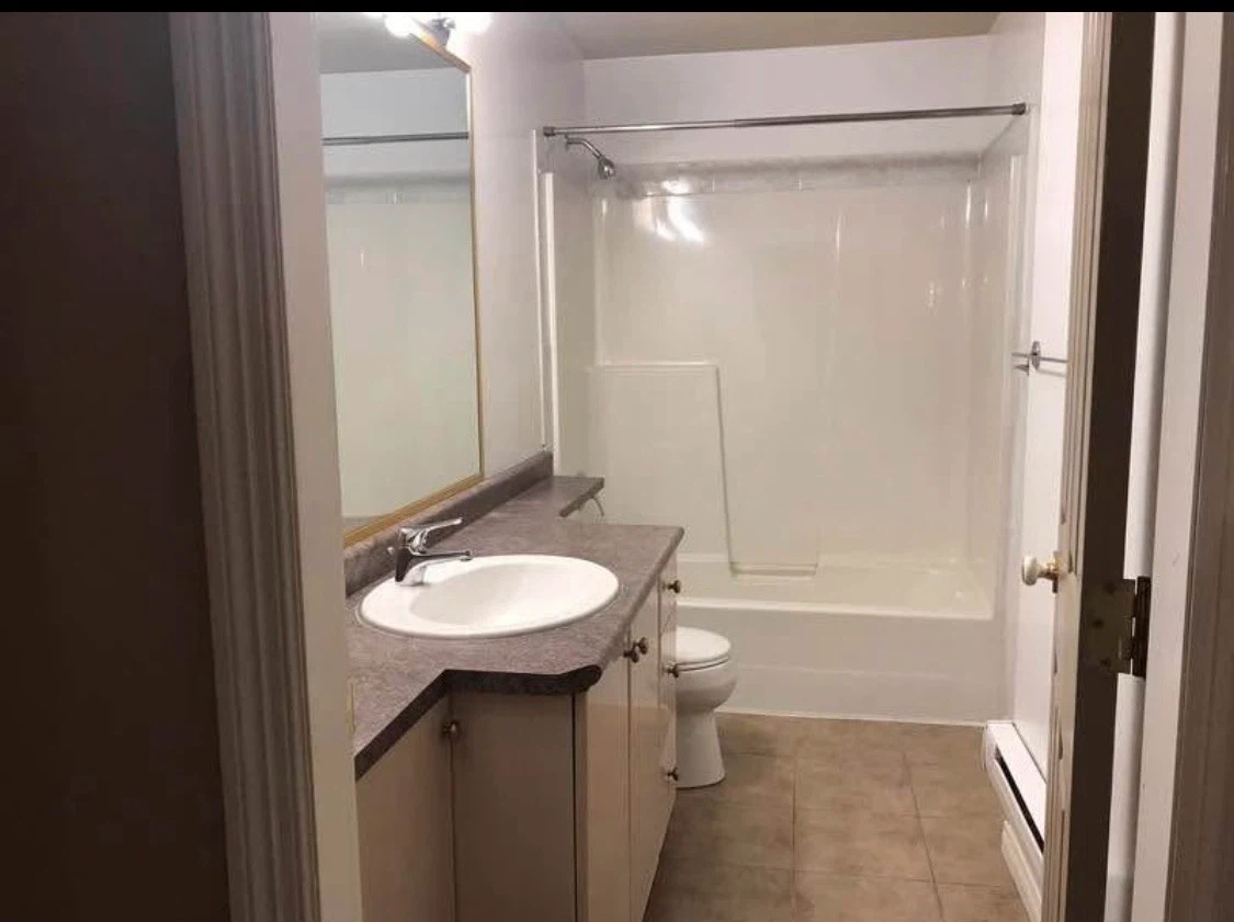 2 bedroom basement suite for rent - Westwood Plateau Coquitlam - photo 4