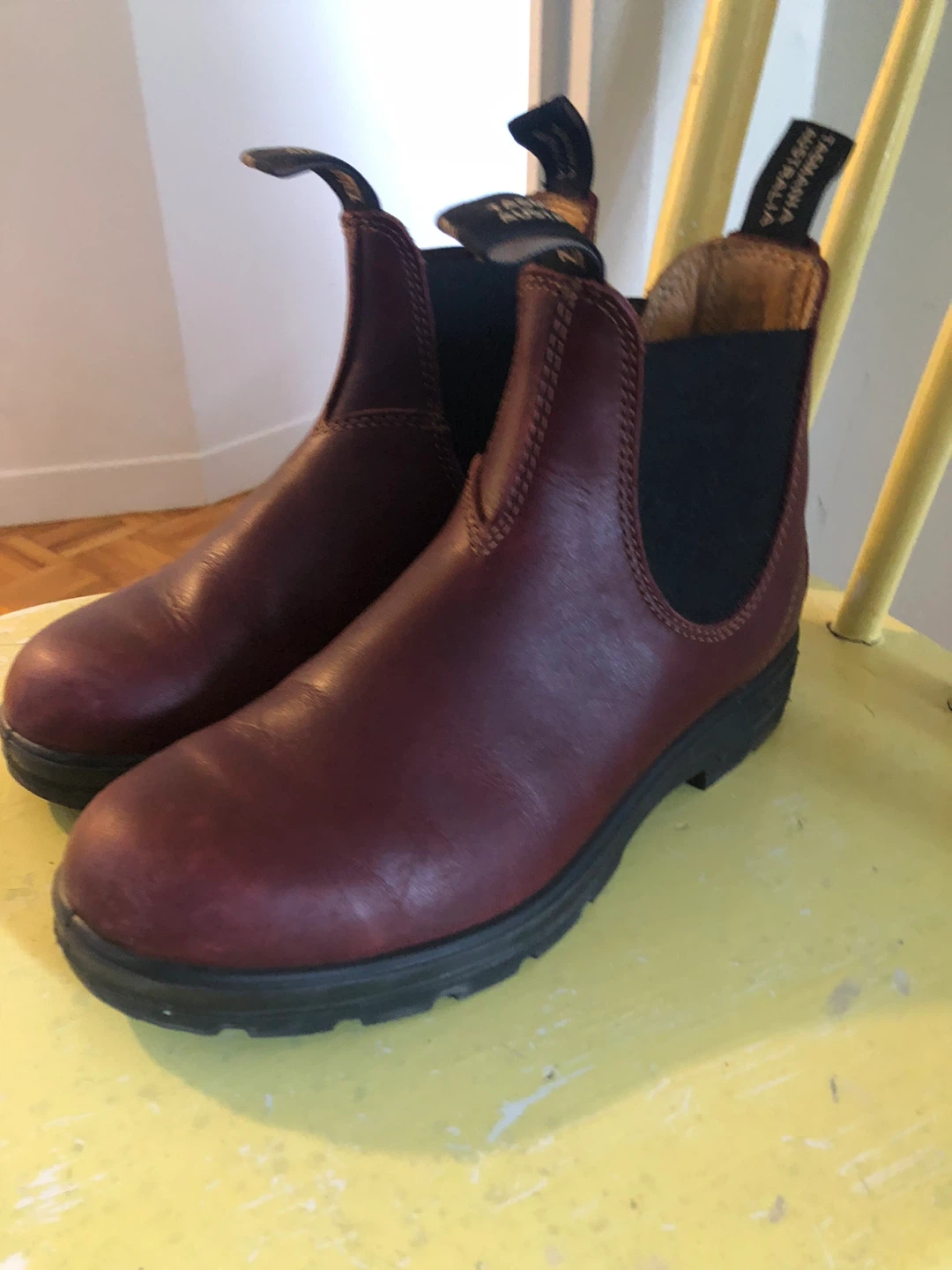 Blundstone Burgundy size 4 (Canadian size 7)