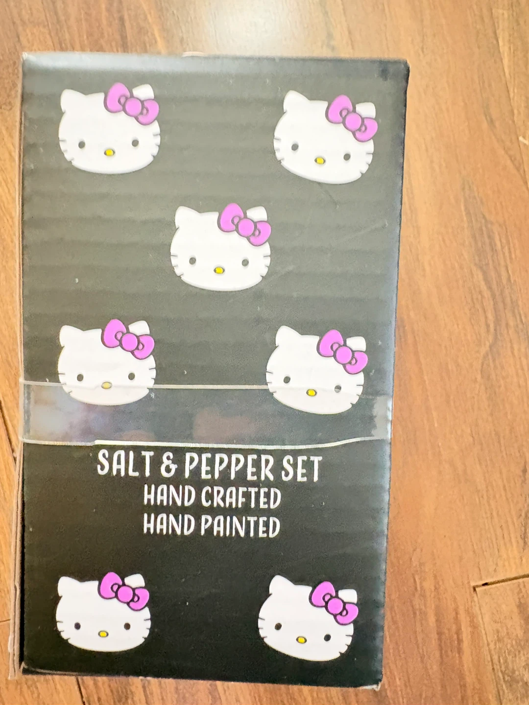 Halloween Hello Kitty Salt & Pepper Shakers Set